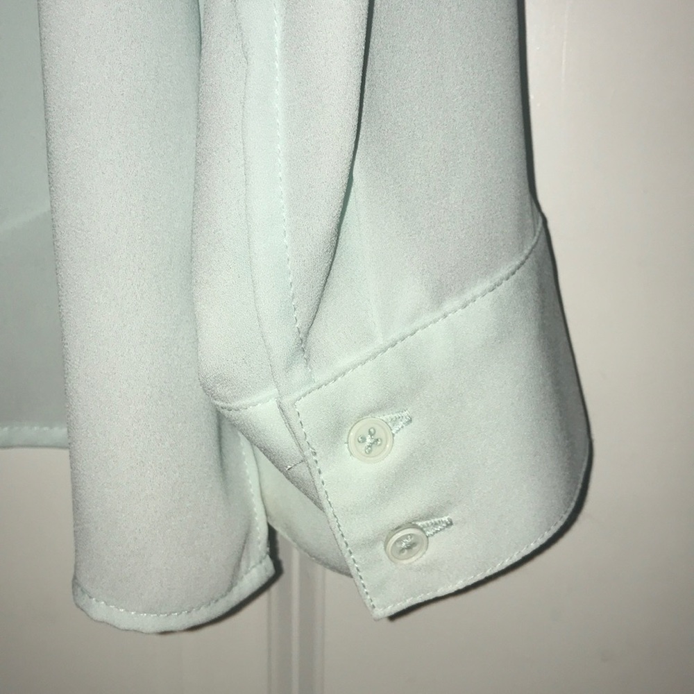 Mossimo Light weight blouse - Picture 3 of 6